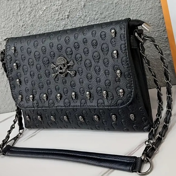 NEW IN DUST BAG SKULL STUDDED ROCKER PURSE HANDBAG MULTI COMPARTMENT CROSSBODY - Picture 2 of 7